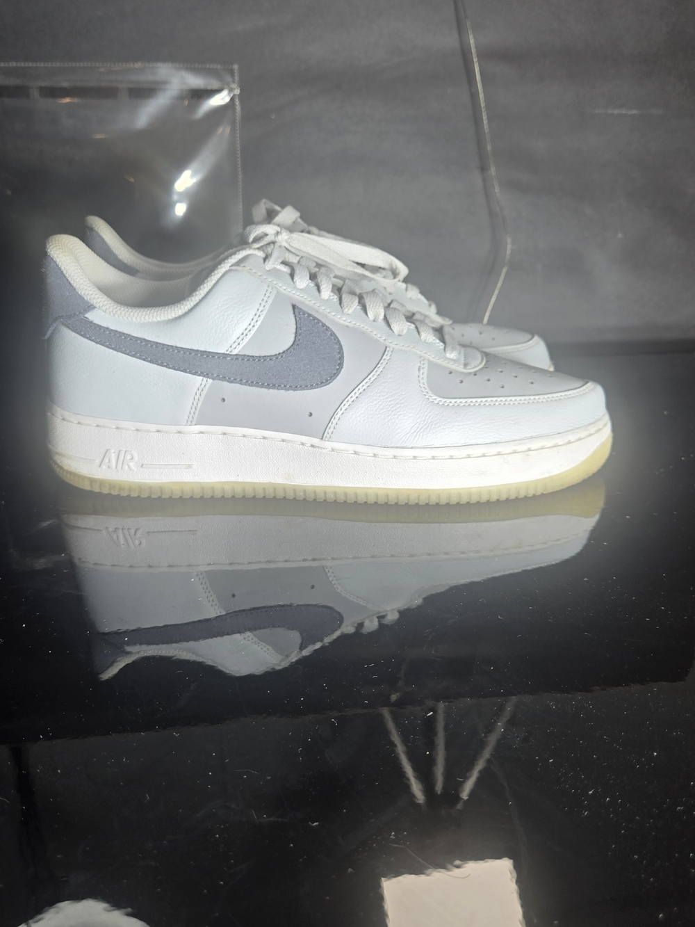 Nike Air Force 1 ’07 LV8 Mens 9.5 Pure Platinum Light Carbon AF1 Low Sneakers